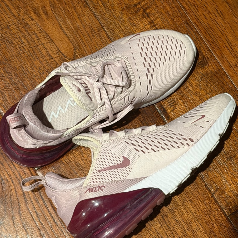 Nike Women's Air Max 270 in Light Pink and Burgundy -like new.